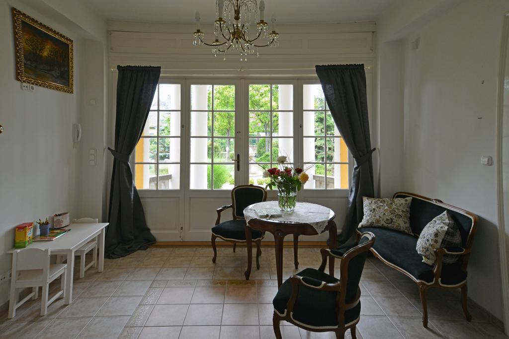 Siofok Villa Pokoj fotografie